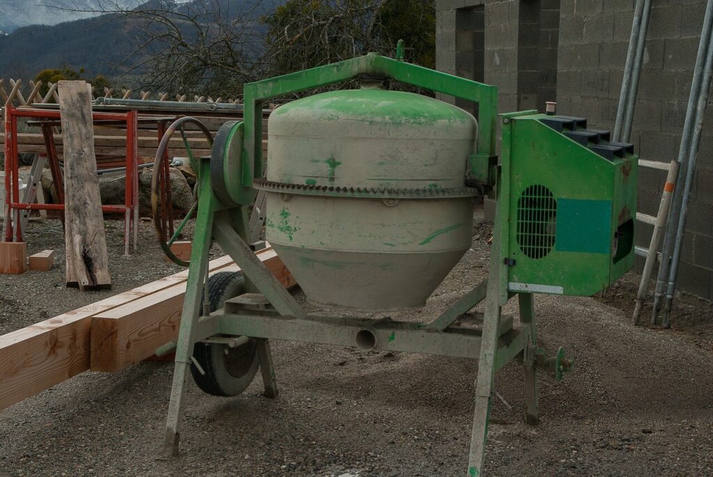 Földnedves beton keverése betonkeverővel