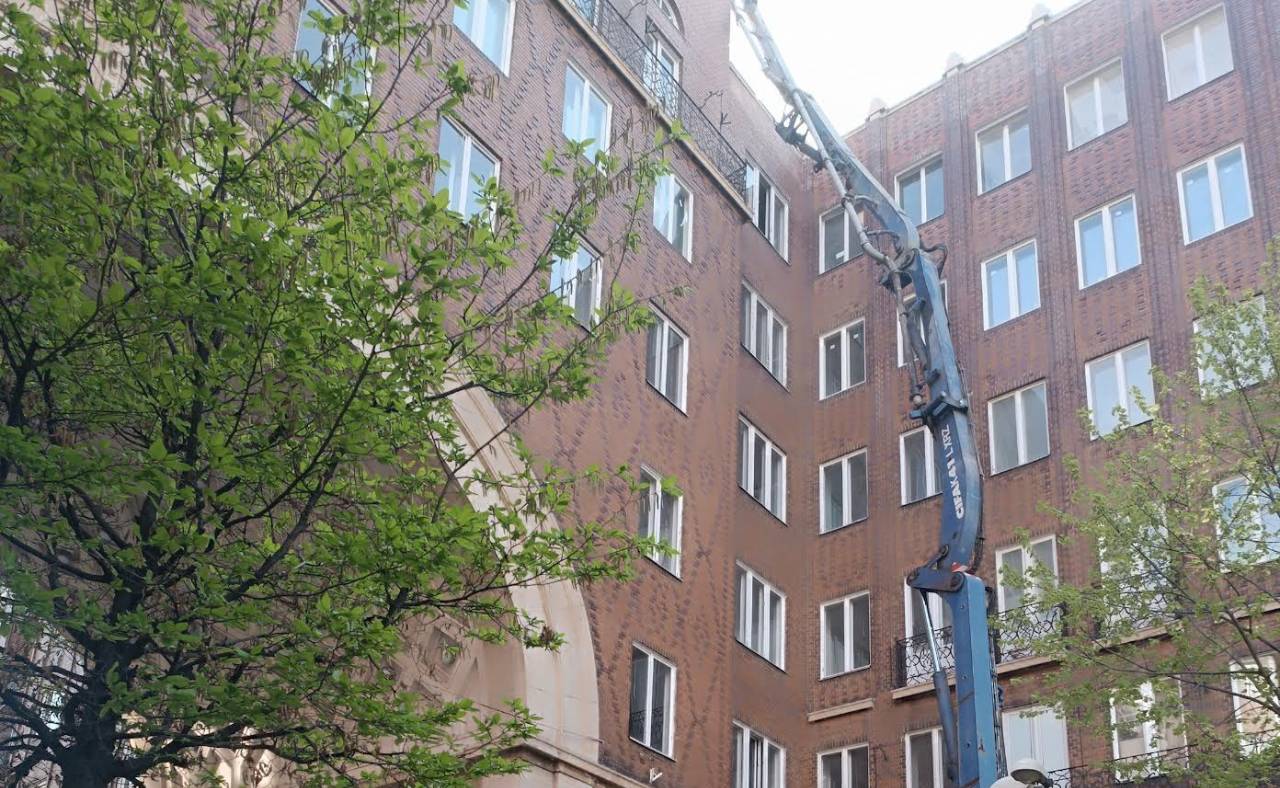 Betonpumpa Budapesten társasház építkezéshez – Beton Dimenzió betonpumpa budapest társasház alapozás betonrendelés mixerbeton szállítás beton dimenzió